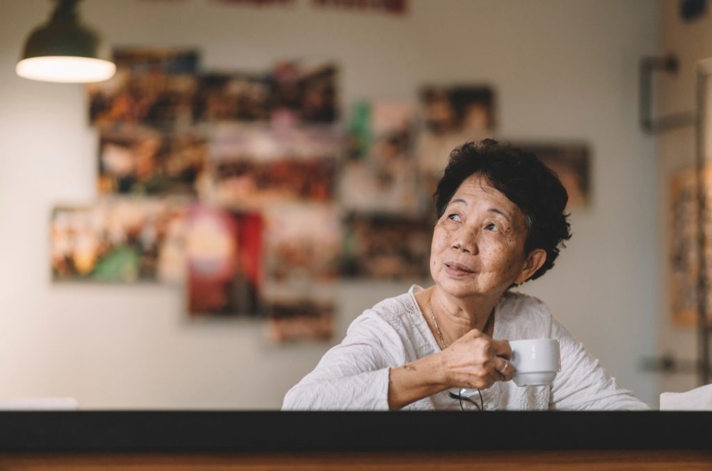 older woman wondering about if depression can cause memory loss